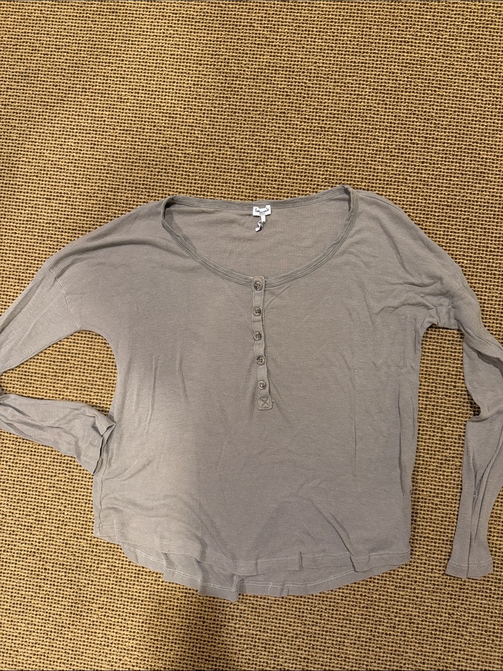 Light light green Long-Sleeve Henley Top